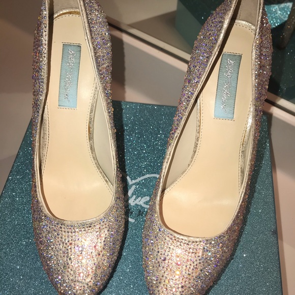 SOLD ⛔️ Blue by Betsey Johnson Women's Wish Pump - Picture 5 of 7